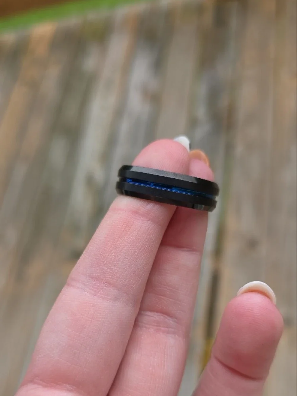 JQueen sleek black